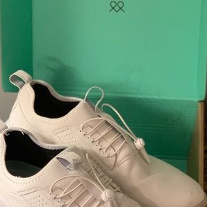 Clove Shoes. Perfect for nursing school. #nursingschool #medschool #pas #nps